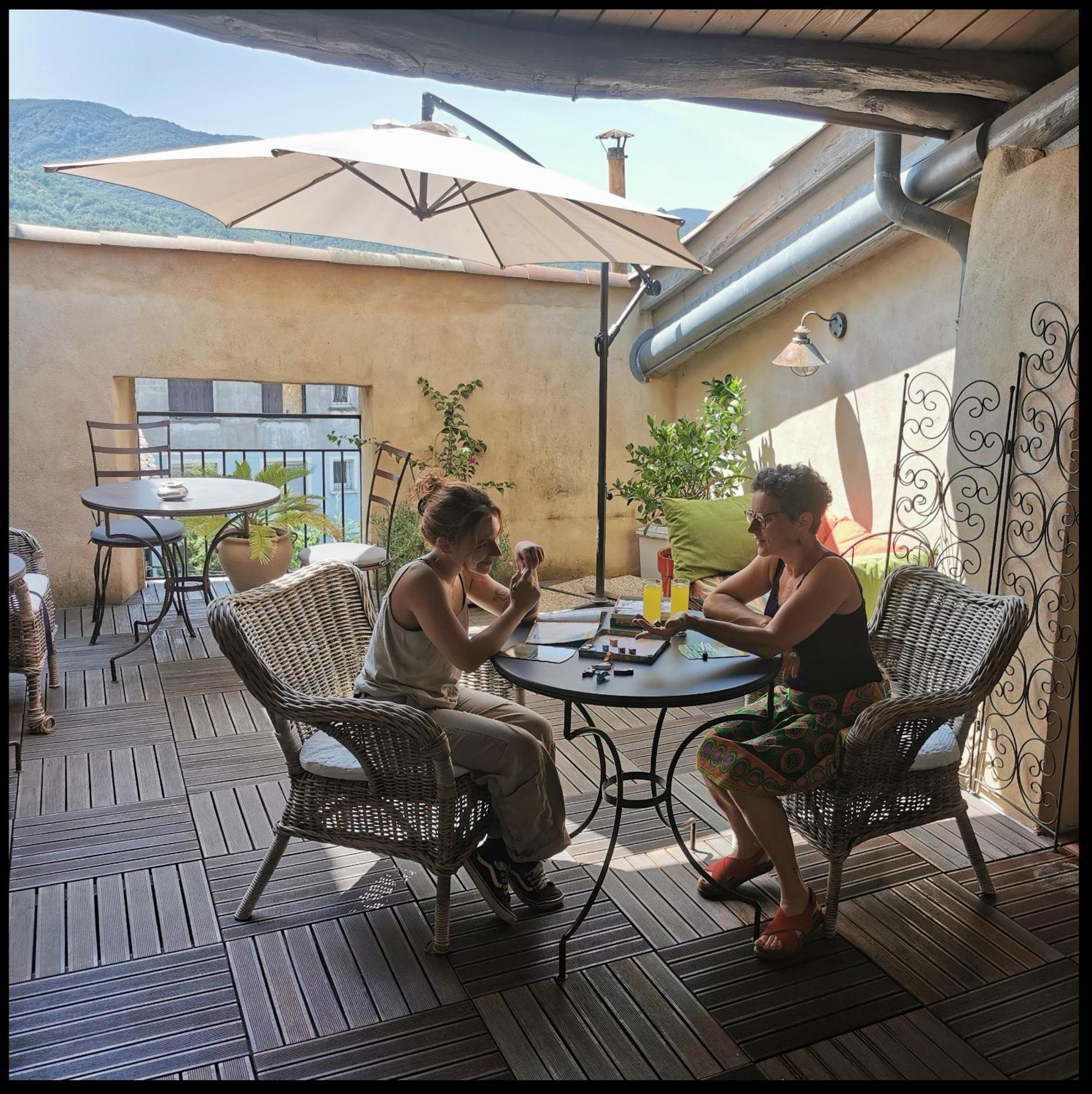 甜睡之床住宿加早餐旅馆 Hérépian 外观 照片
